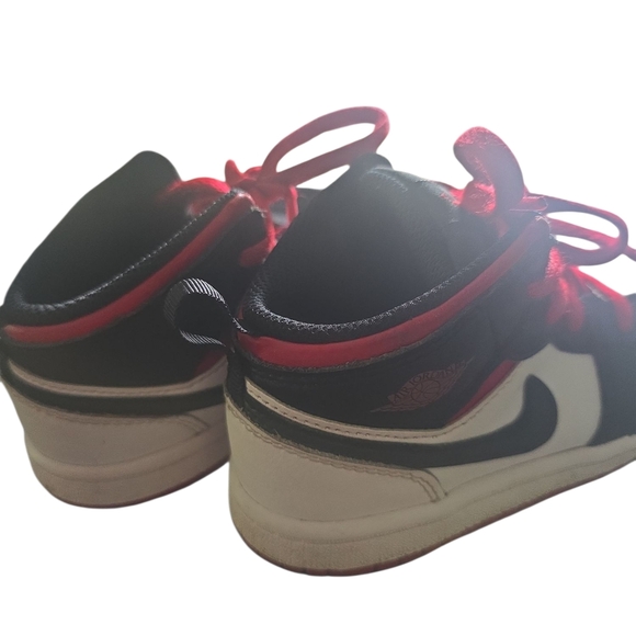 Jordan Kids Black and Red Sneakers - Picture 3 of 4